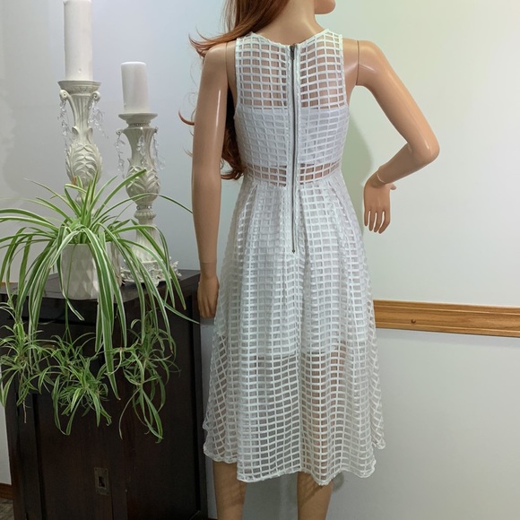 NOUGHTS & CROSSES gorgeous white dress - Picture 3 of 8